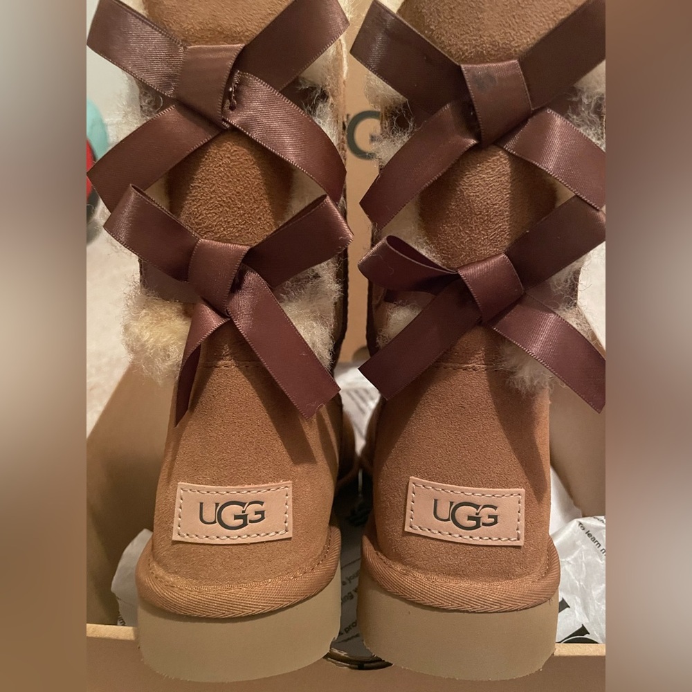 BNIB $275 UGG Women's Bailey Bow II Boots - Chestnut - Picture 7 of 12